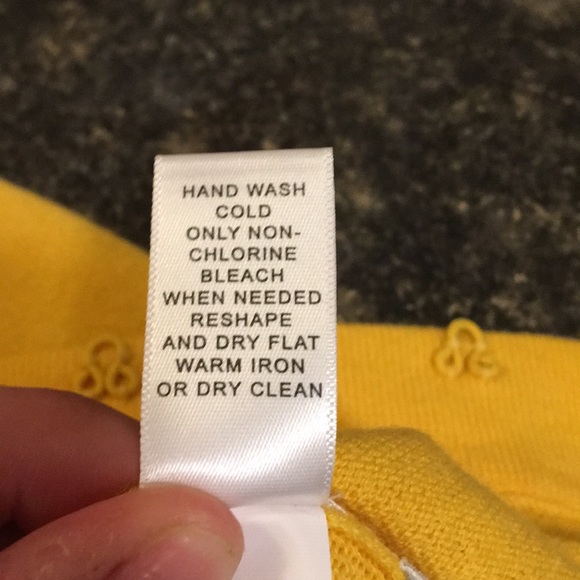 Pretty Banana Republic cardigan - Picture 7 of 7